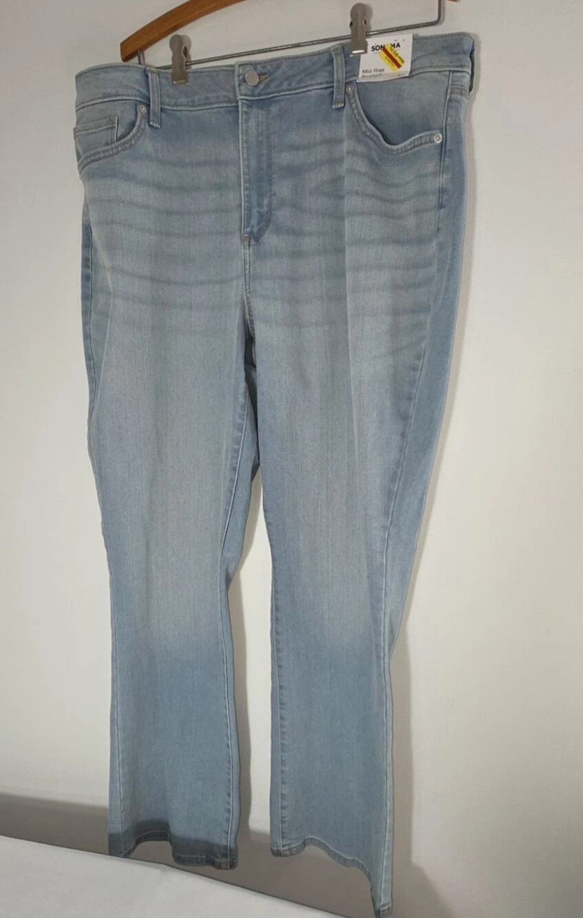 Sonoma Goods for Life Womans Light‎ Washed Jeans Mid-rise Bootcut Size 18 NWT